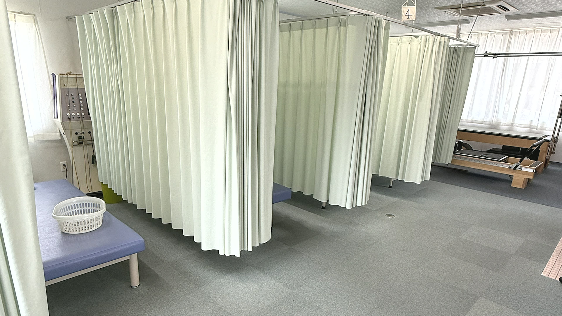 院内の施術ブース