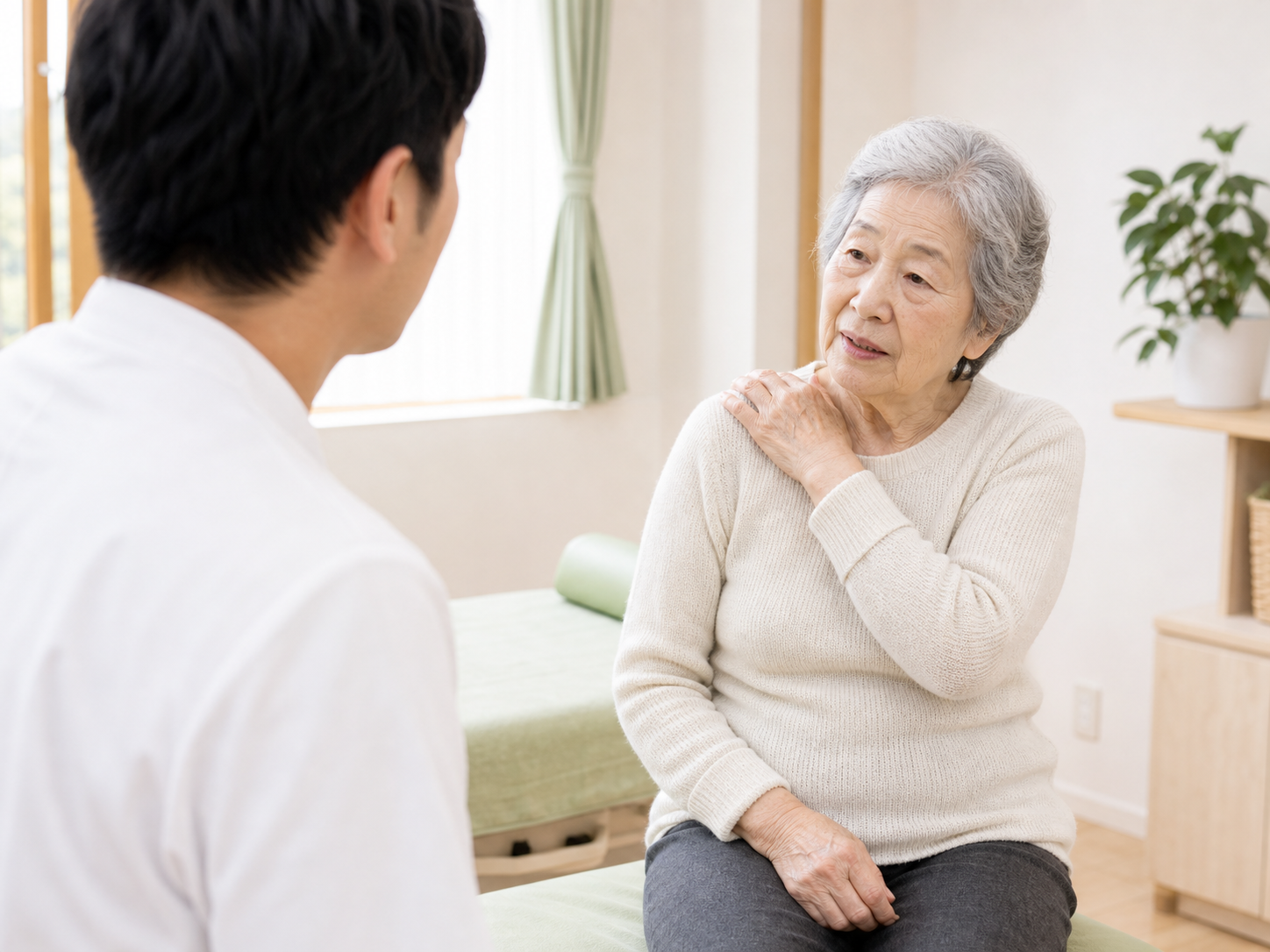 ご自宅で状況を確認する様子